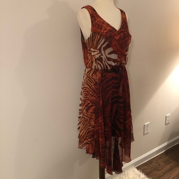 Rabbit Rabbit Rabbit Handkerchief Hem Floral Print - Picture 5 of 8